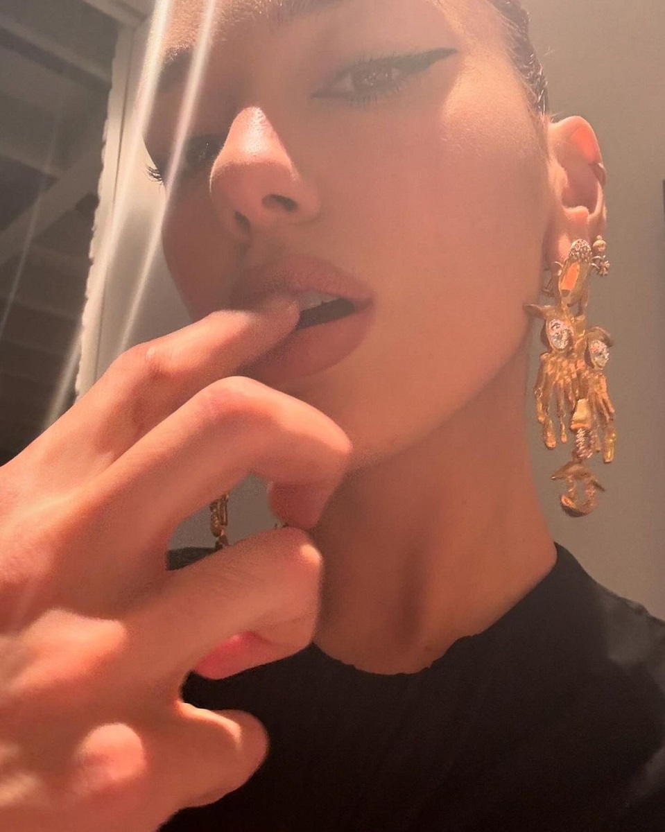 Dua Lipa's abstract earrings2