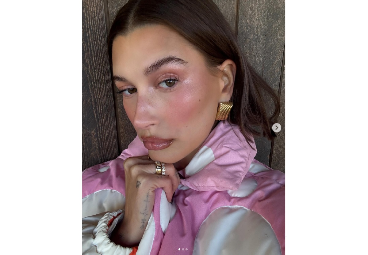 Hailey Bieber's makeup1