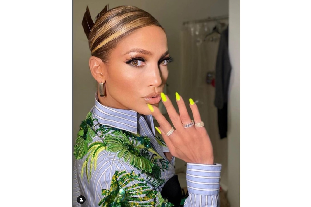 Jennifer Lopez Nail Designs9