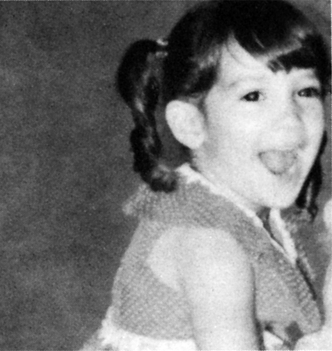 Jennifer Lopez's Childhood Photo2