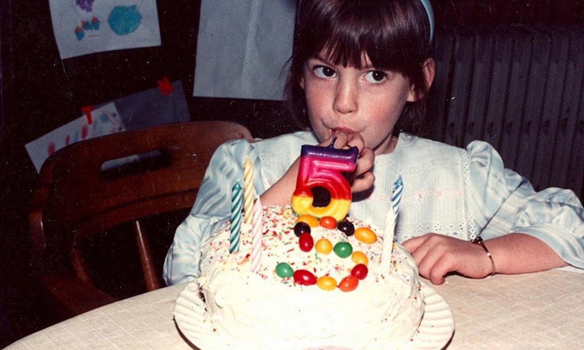 Anne Hathaway's childhood photo2