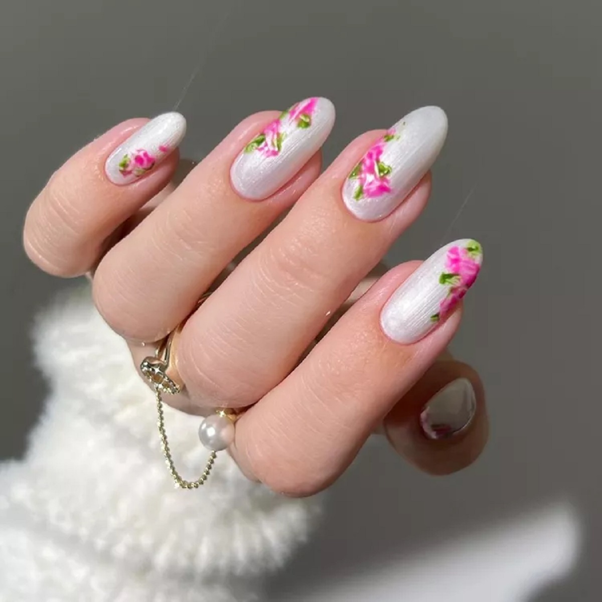 Best White Nail Designs6