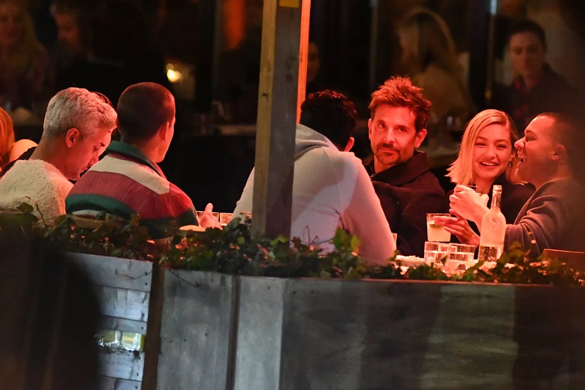 Bradley Cooper's romantic dinner2