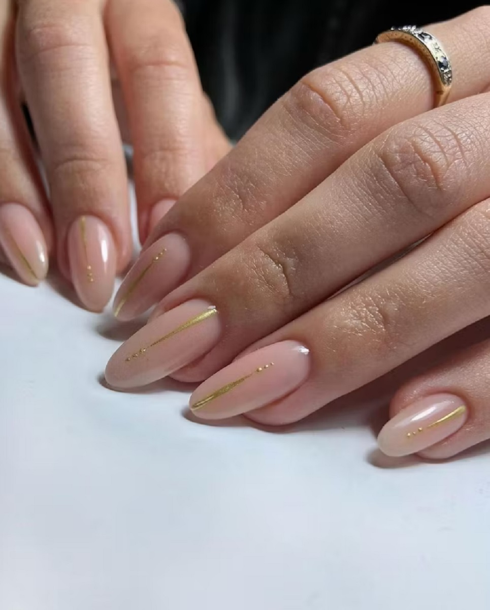 Gold Chrome Nail Designs6