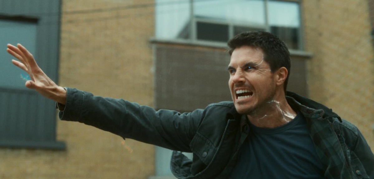 Robbie Amell in Code 8 Part II