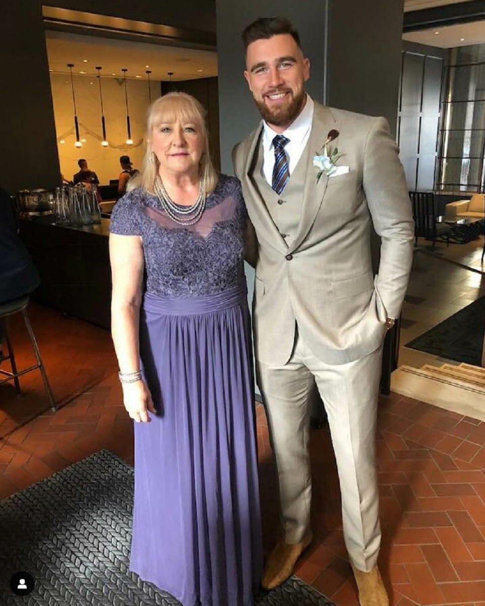 Travis Kelce family photos4