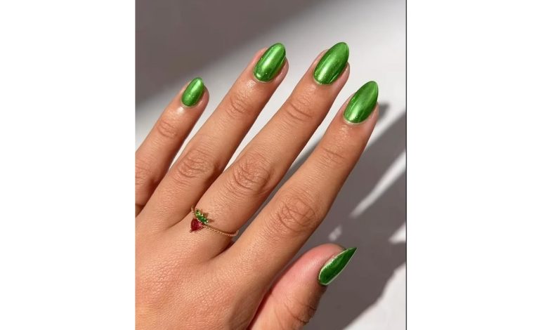 green nail polishes for spring