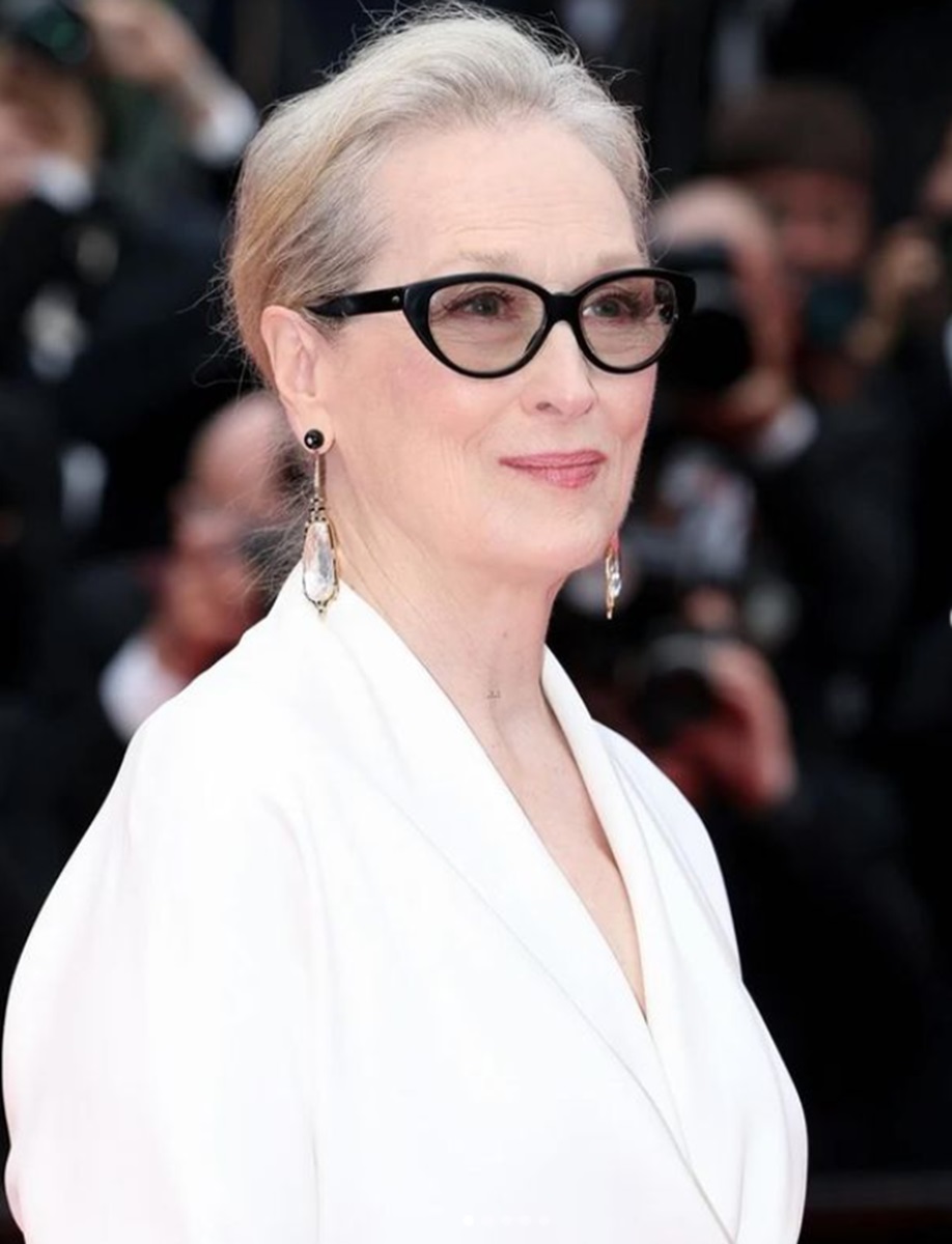 Meryl Streep's Jewelry1