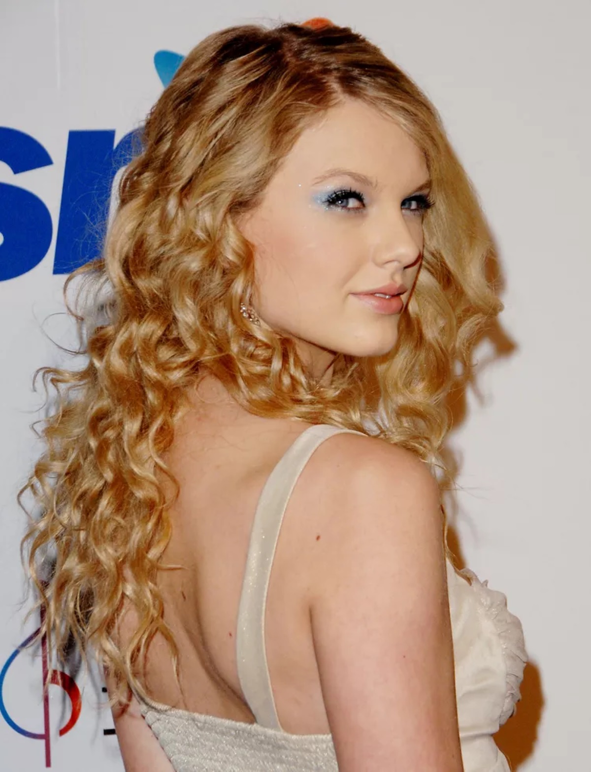 All Taylor Swift Hair Colors1