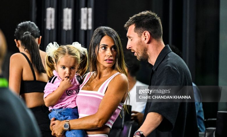 Lazy couple Lionel Messi and Antonela Roccuzzo