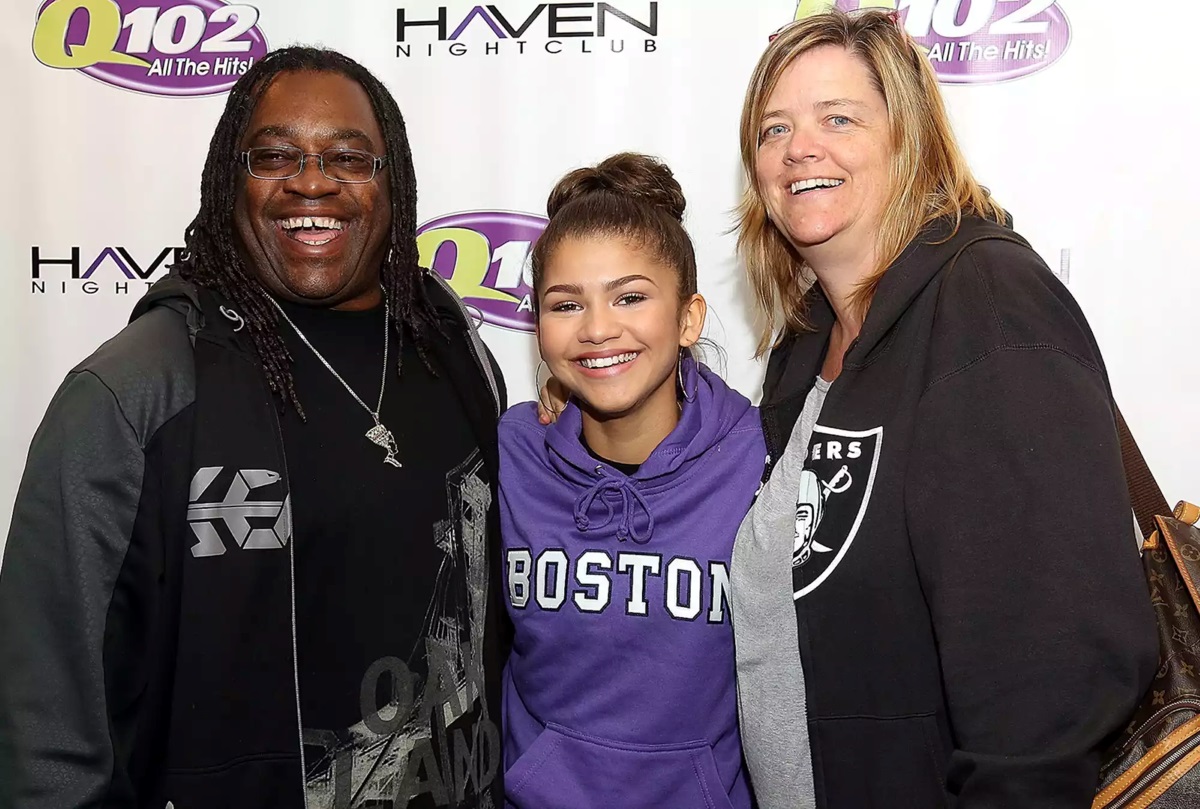 Zendaya Siblings: Zendaya's Big and Close Family+ Photos