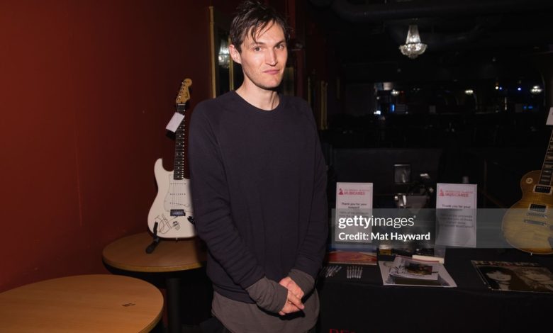 Biography of Josh Klinghoffer