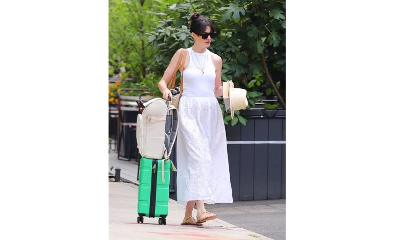 Anne Hathaway's white dress