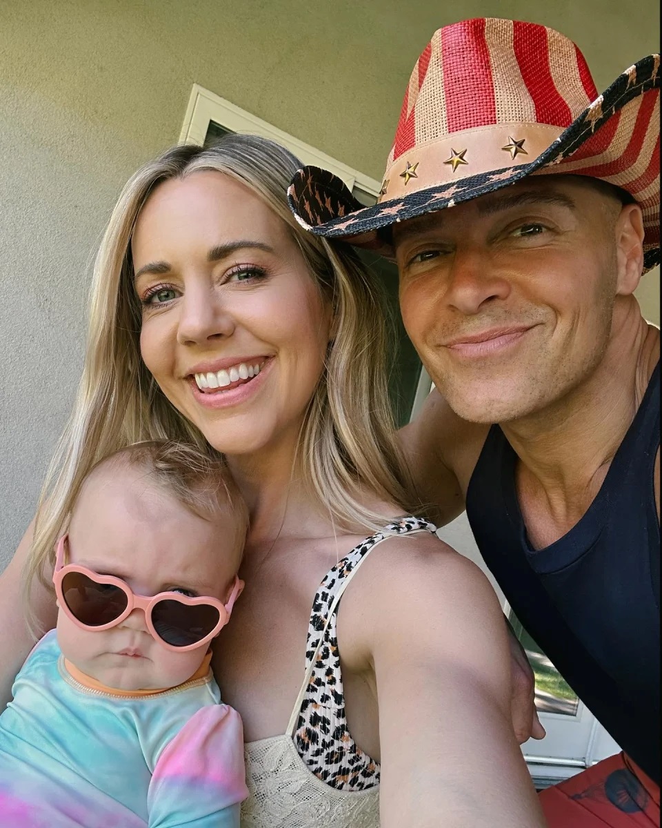 Joey Lawrence’s Wife Samantha1