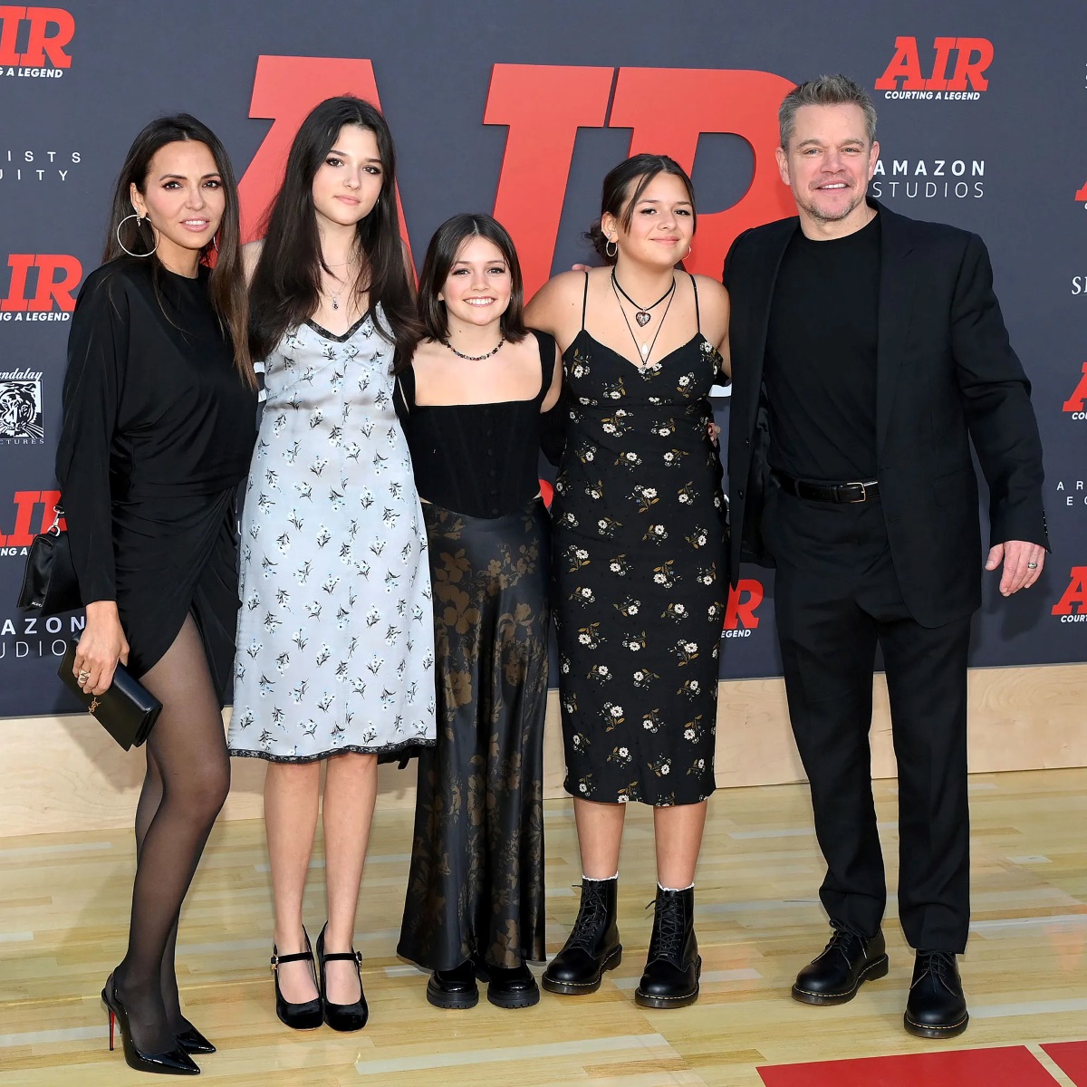 Matt Damon's wife and daughters2