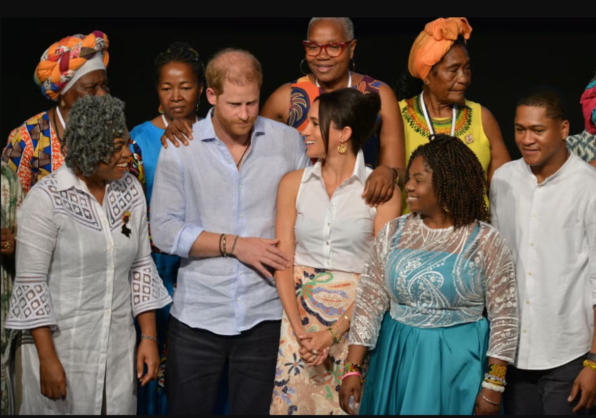 Meghan Markle in a floral skirt1