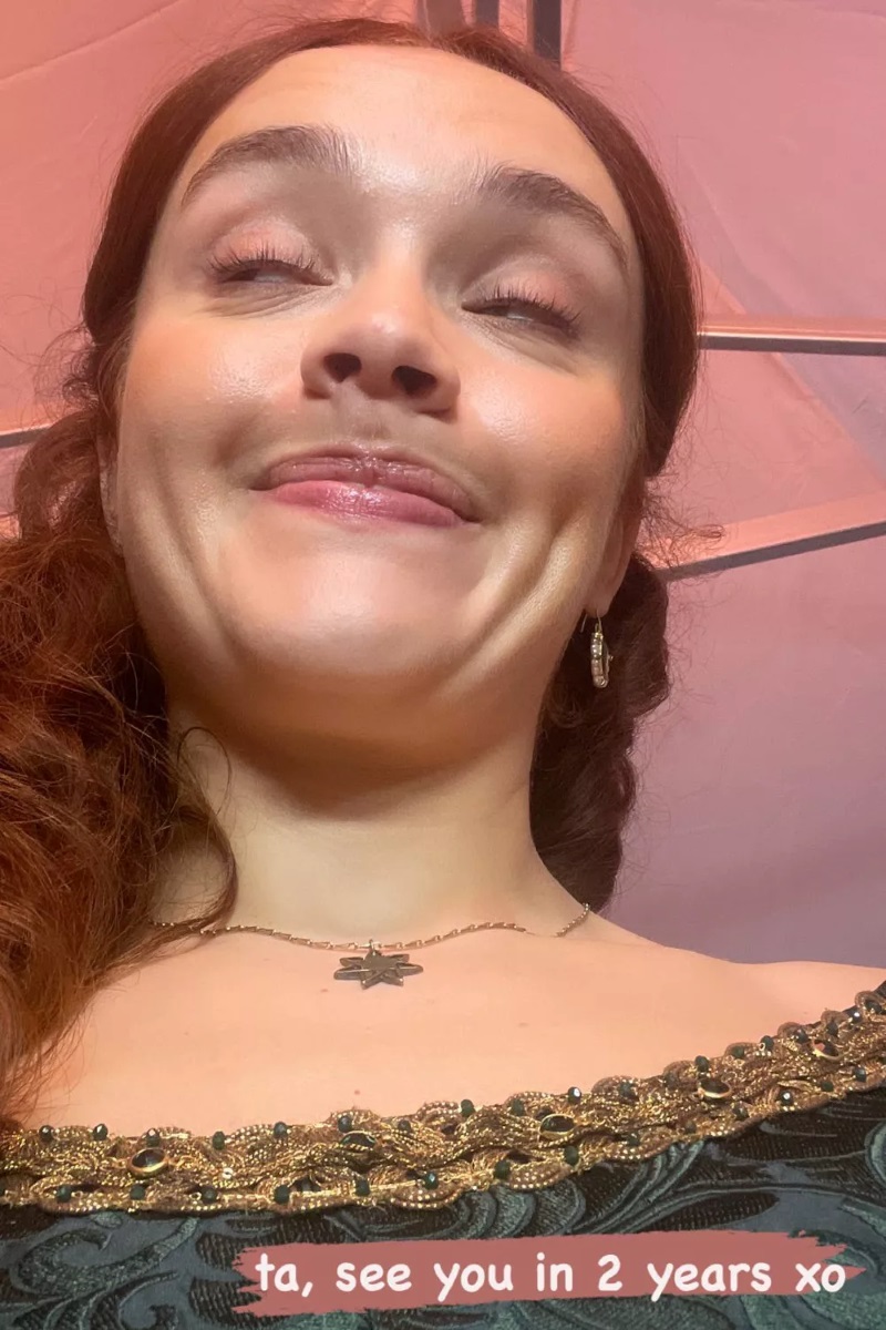 Olivia Cooke behind the scenes3