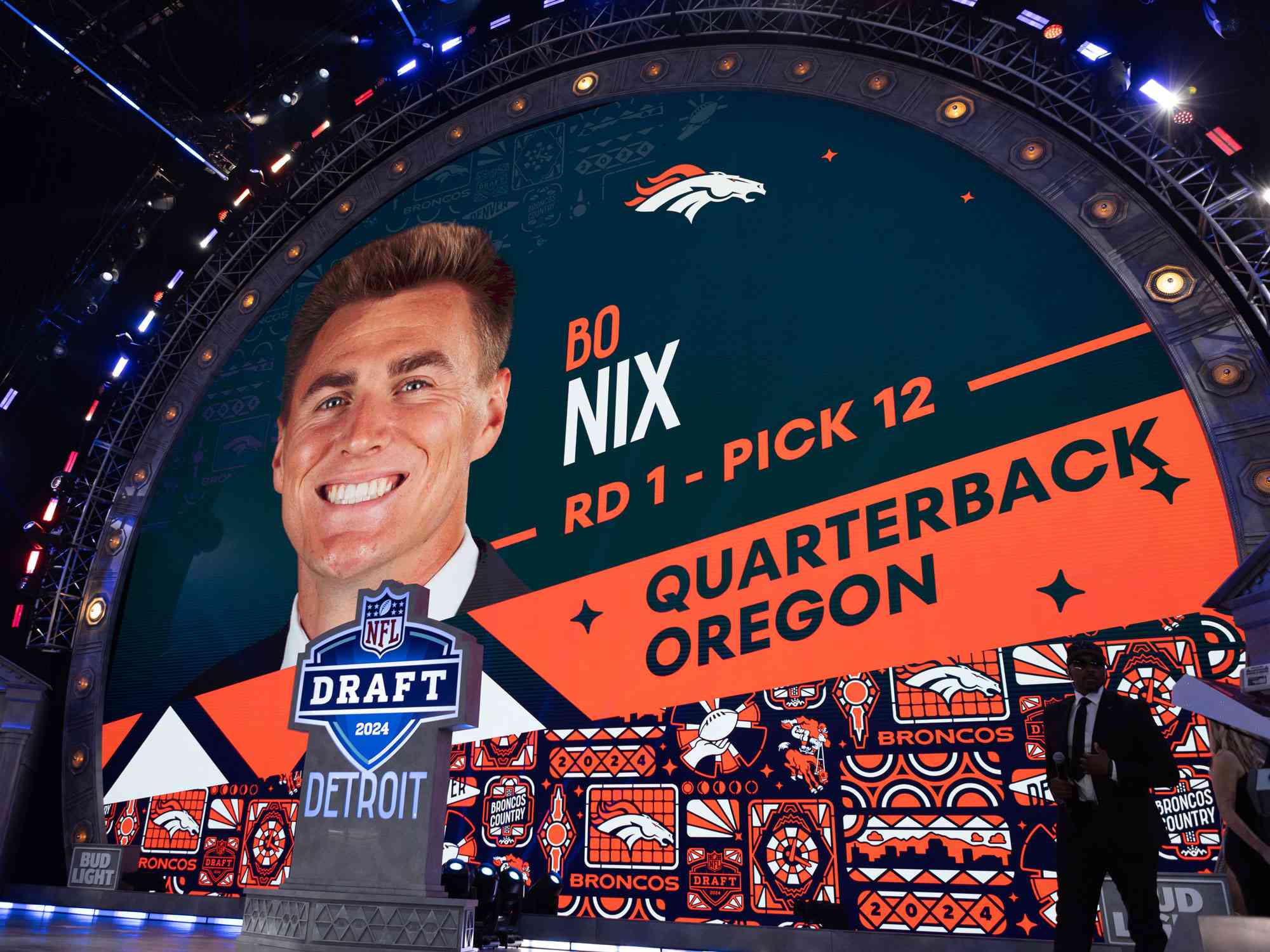 DETROIT, MI - APRIL 25: The Denver Broncos pick Oregon QB Bo Nix with the twelfth overall pick during Day 1 of the NFL Draft on April 25, 2024 at Campus Martius Park and Hart Plaza in Detroit, MI. (Photo by John Smolek/Icon Sportswire via Getty Images)