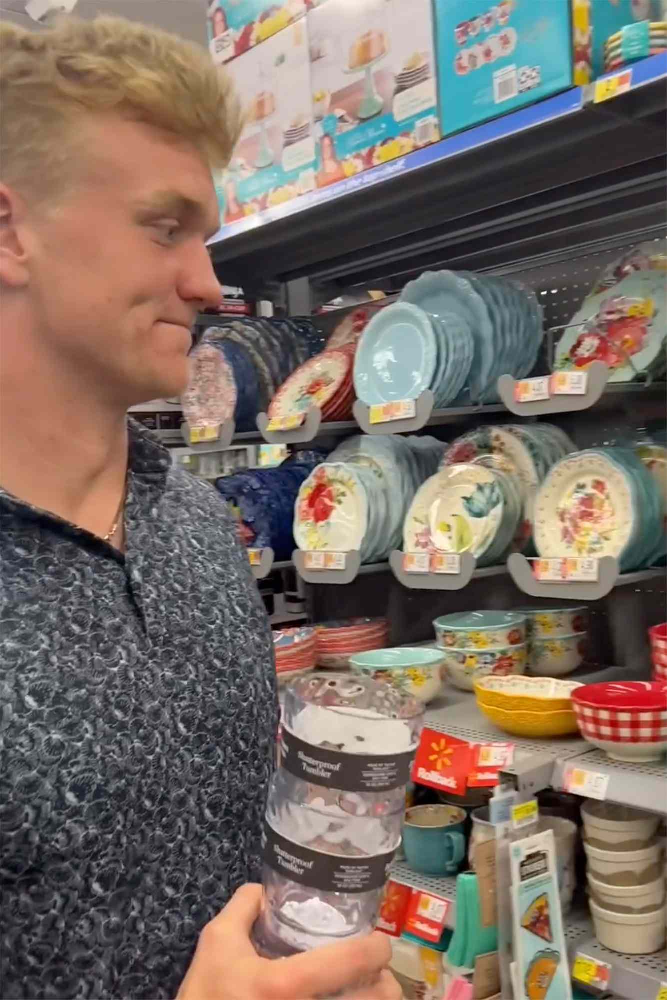 Ree Drummond's son shopping for kitchen supplies