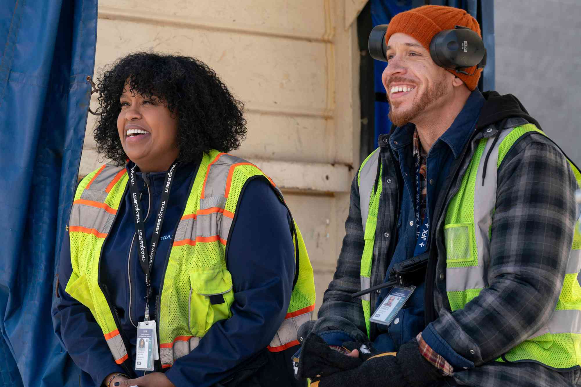 Natasha Rothwell and Keilyn Durrel Jones in How to Die Alone