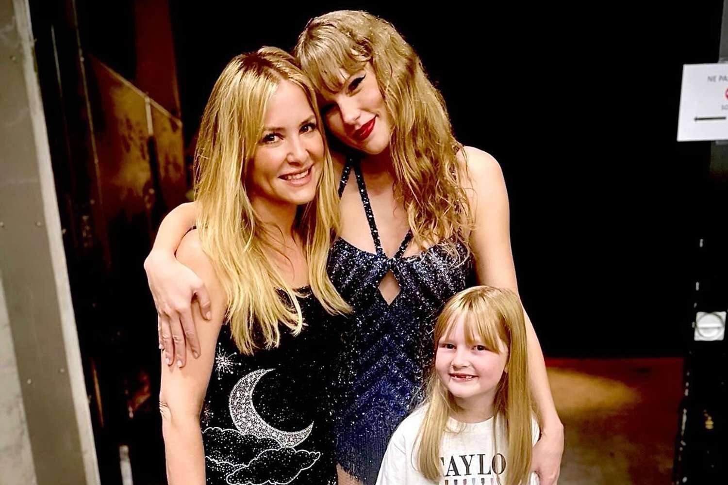 Jessica Capshaw and daughter with Taylor Swift