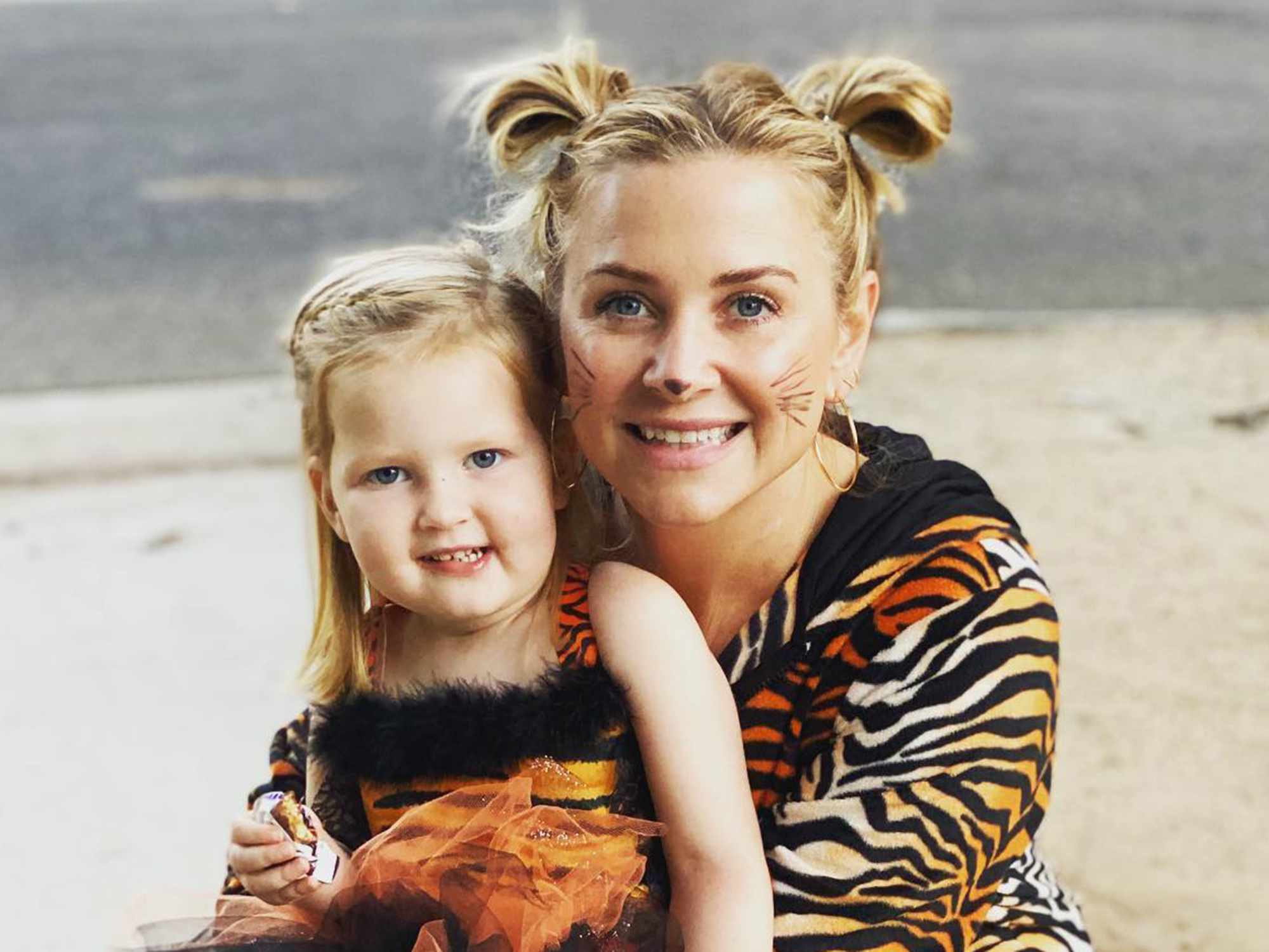 Jessica Capshaw and daughter Josephine