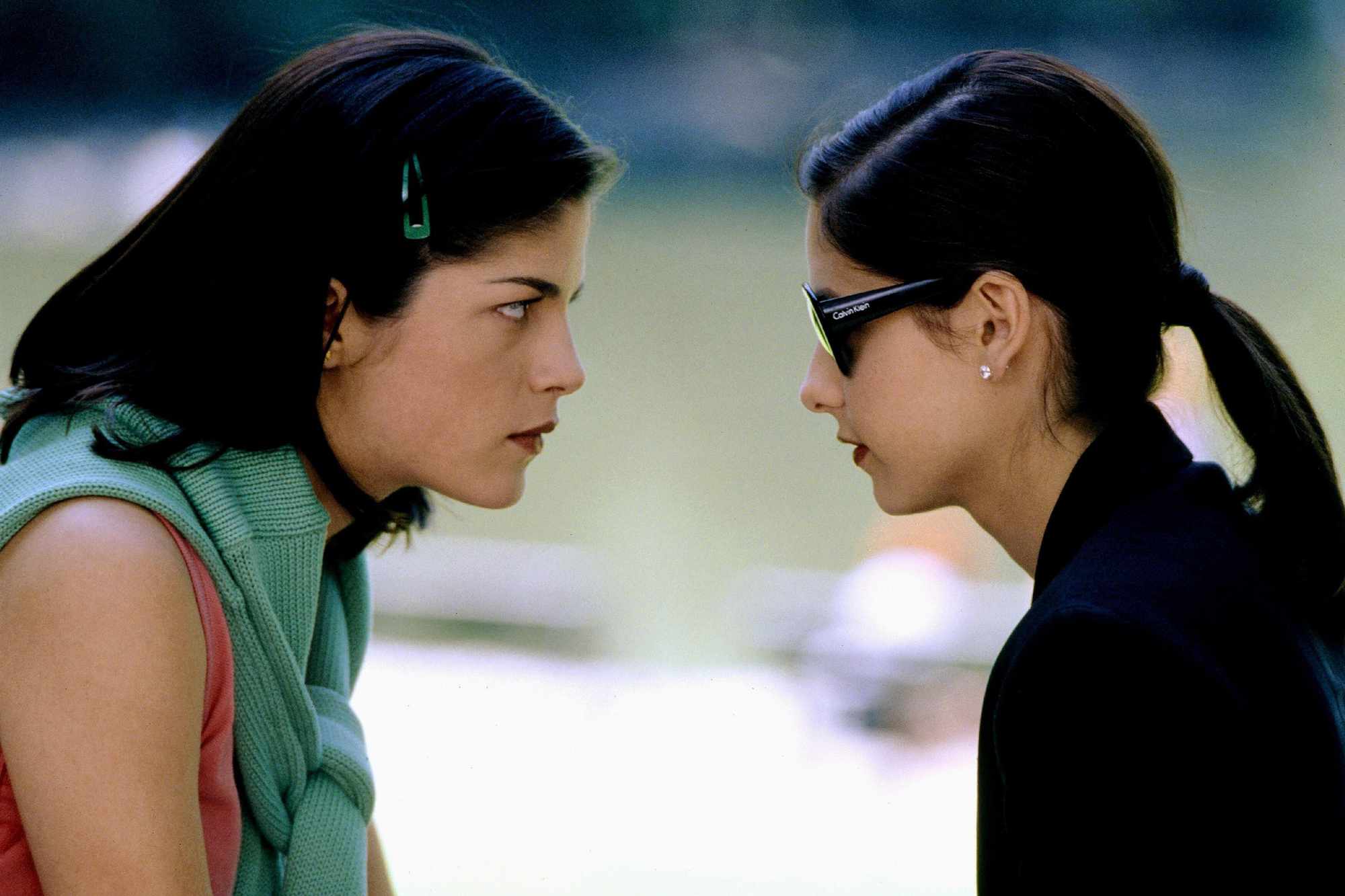 Selma Blair and Sarah Michelle Gellar in Cruel Intentions