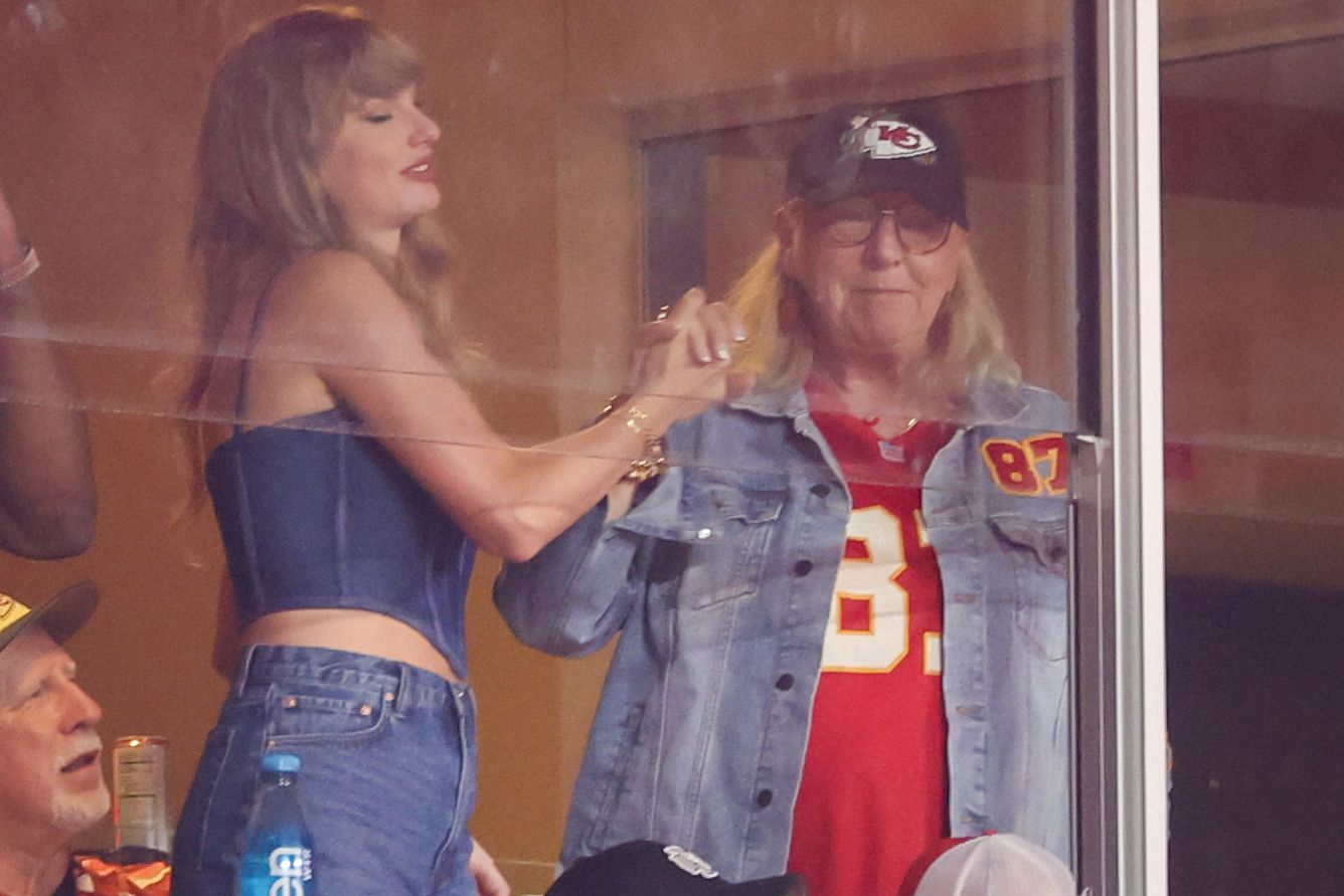 aylor Swift reacts with Donna Kelce as the Kansas City Chiefs take on the Baltimore Ravens during the fourth quarter at GEHA Field at Arrowhead Stadium on September 05, 2024 in Kansas City, Missouri. 