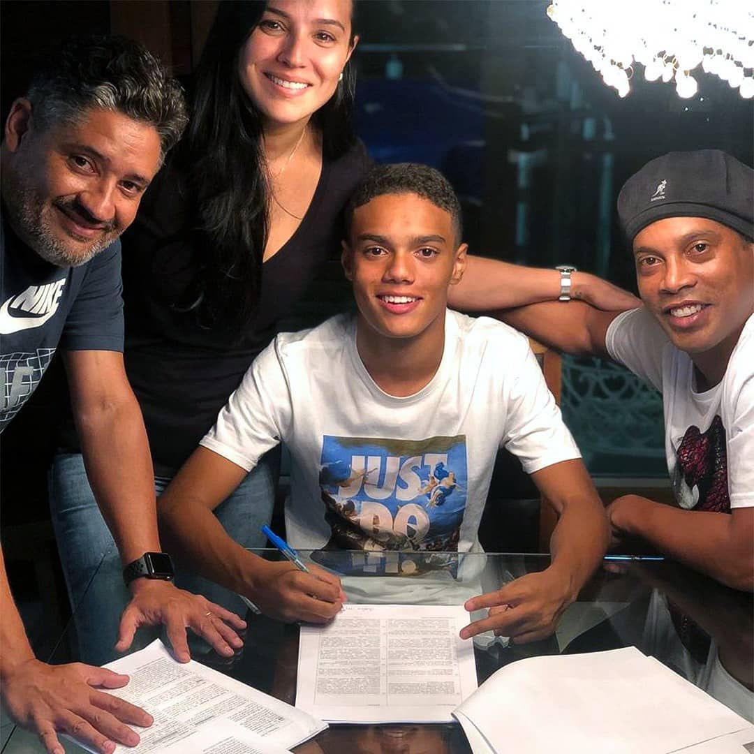 Joao Mendes signs with Nike