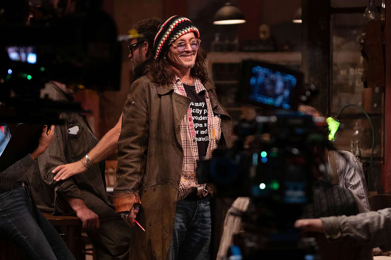  Johnny Depp Shares Images with Al Pacino from Set of Their New Movie Modi