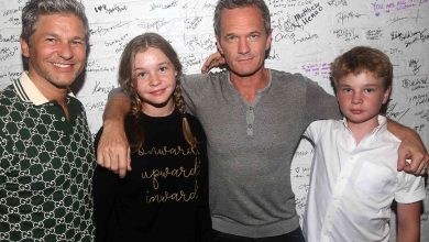 NEW YORK, NEW YORK - SEPTEMBER 9: (EXCLUSIVE COVERAGE) (L-R) David Burtka, Harper Grace Burtka-Harris, Neil Patrick Harris, Gideon Burtka-Harris pose backstage at the hit musical