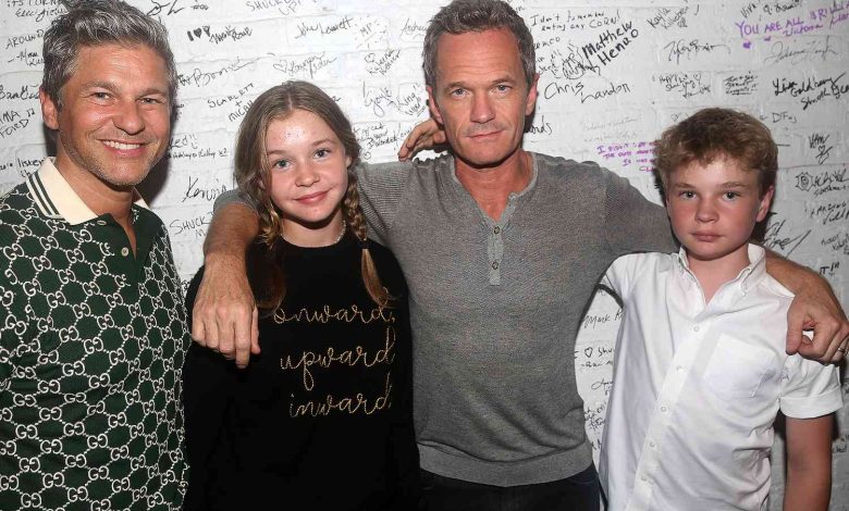 NEW YORK, NEW YORK - SEPTEMBER 9: (EXCLUSIVE COVERAGE) (L-R) David Burtka, Harper Grace Burtka-Harris, Neil Patrick Harris, Gideon Burtka-Harris pose backstage at the hit musical