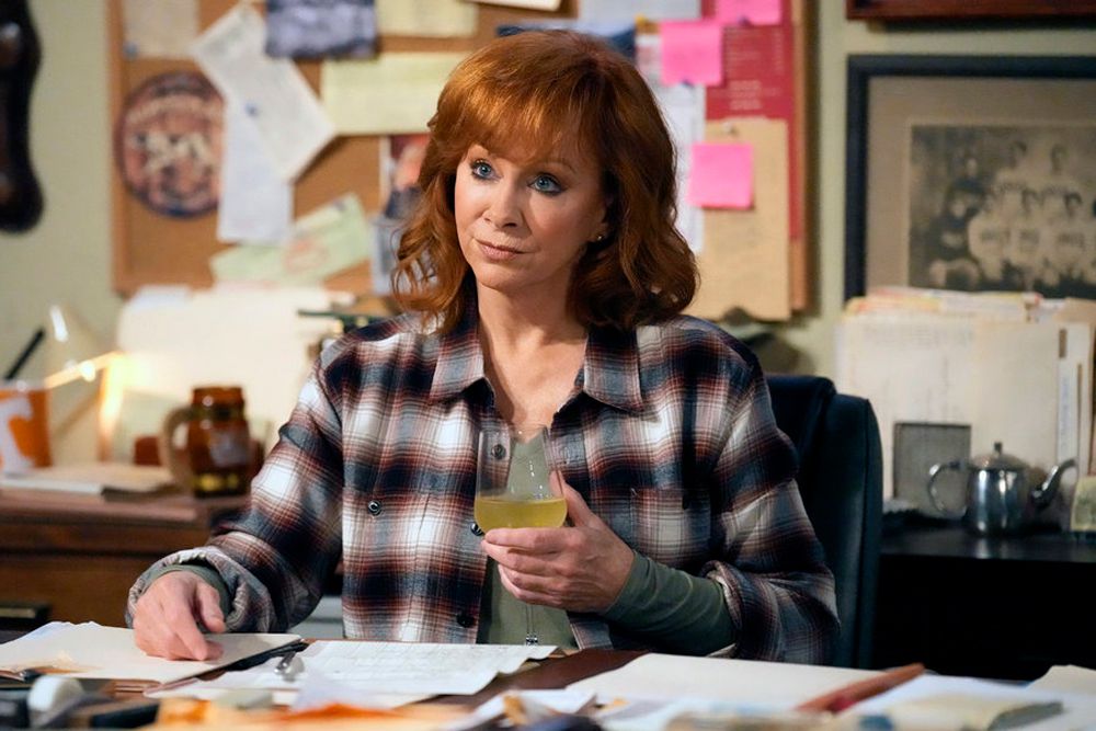 Reba McEntire as Bobbie