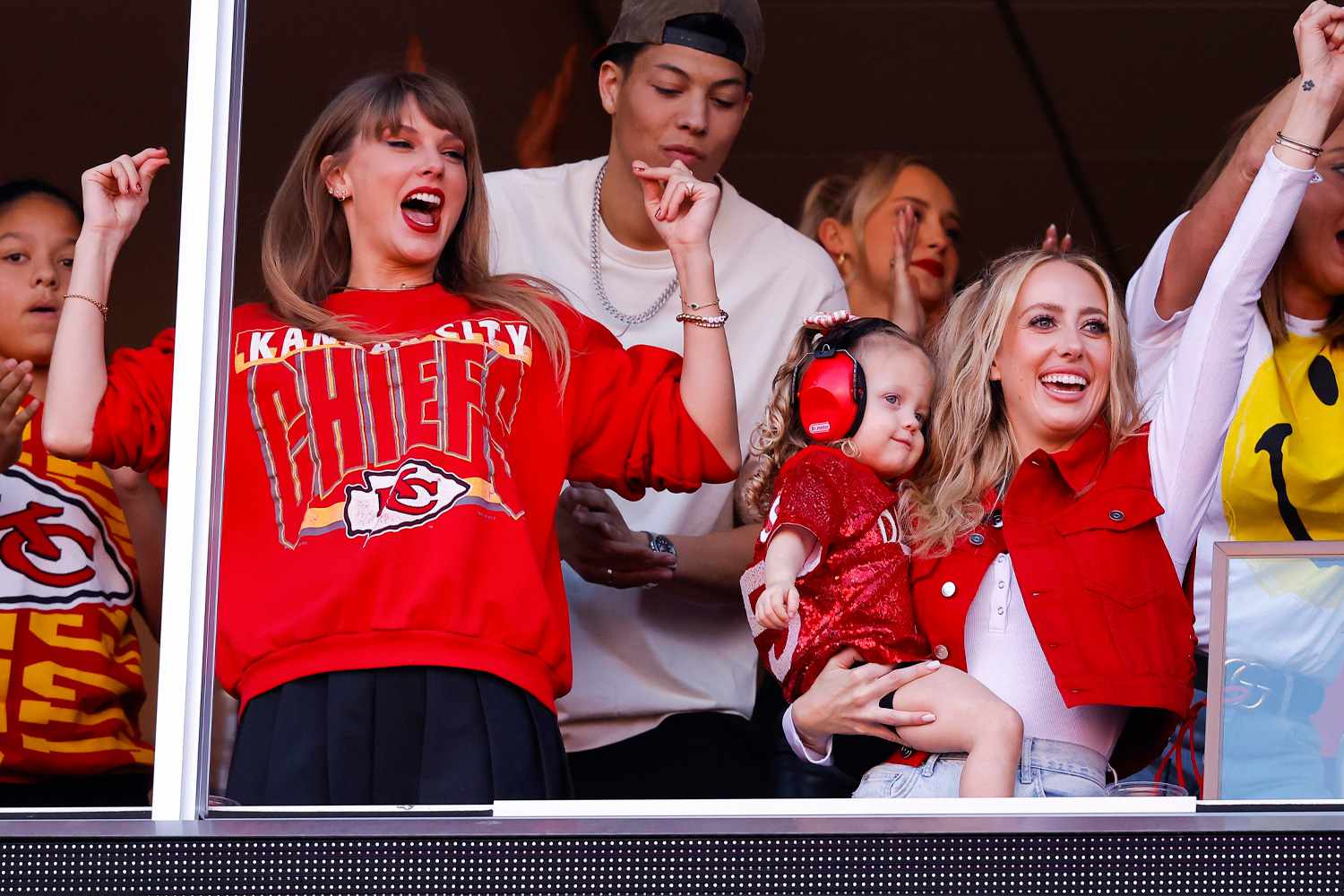 Taylor Swift and Brittany Mahomes Handshake