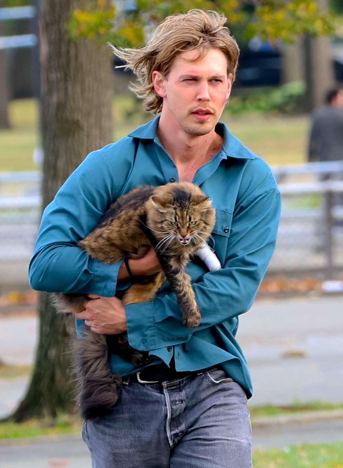 Austin Butler is seen on the set of 'Caught Stealing' in Flushing Meadows Park, Queens on October 14, 2024 in New 