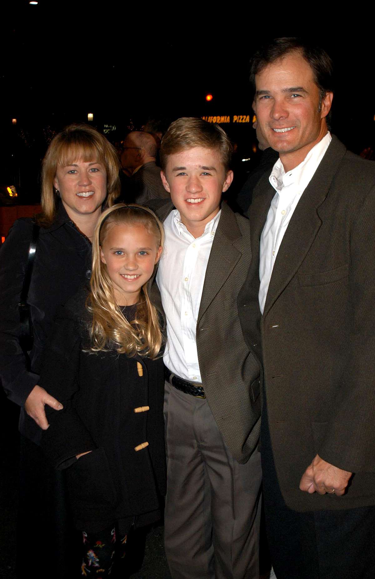 Theresa Osmnet, Emily Osment, Haley Joel Osment and Michael Eugene Osment