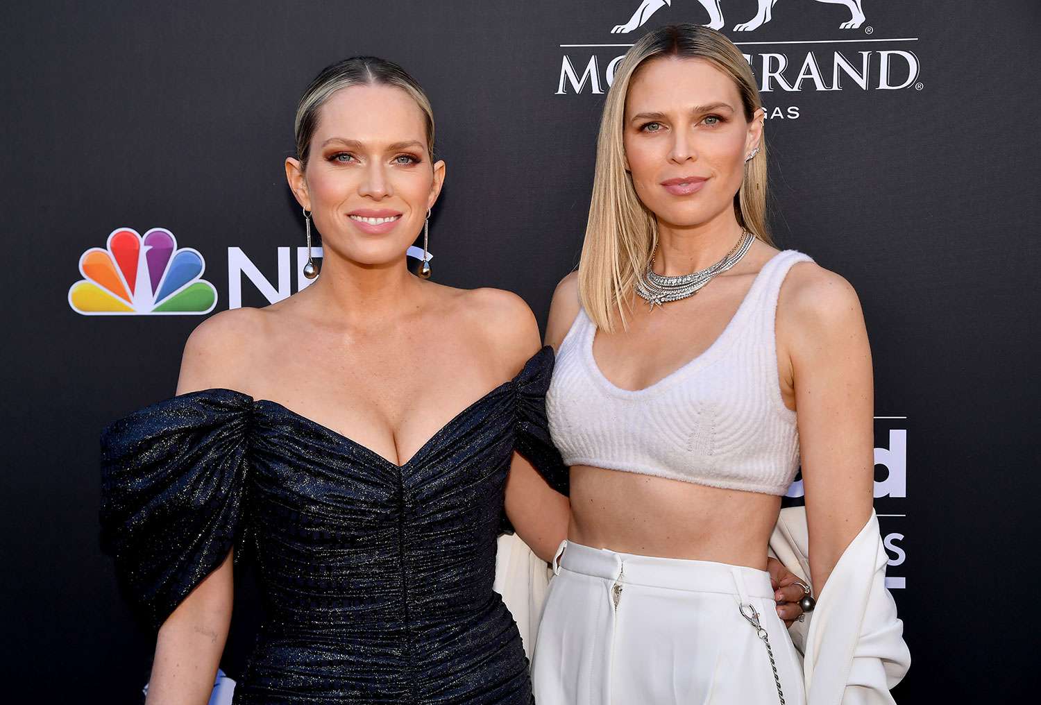 LAS VEGAS, NV - MAY 01: (L-R) Erin Foster and Sara Foster attend the 2019 Billboard Music Awards at MGM Grand Garden Arena on May 1, 2019 in Las Vegas, Nevada.