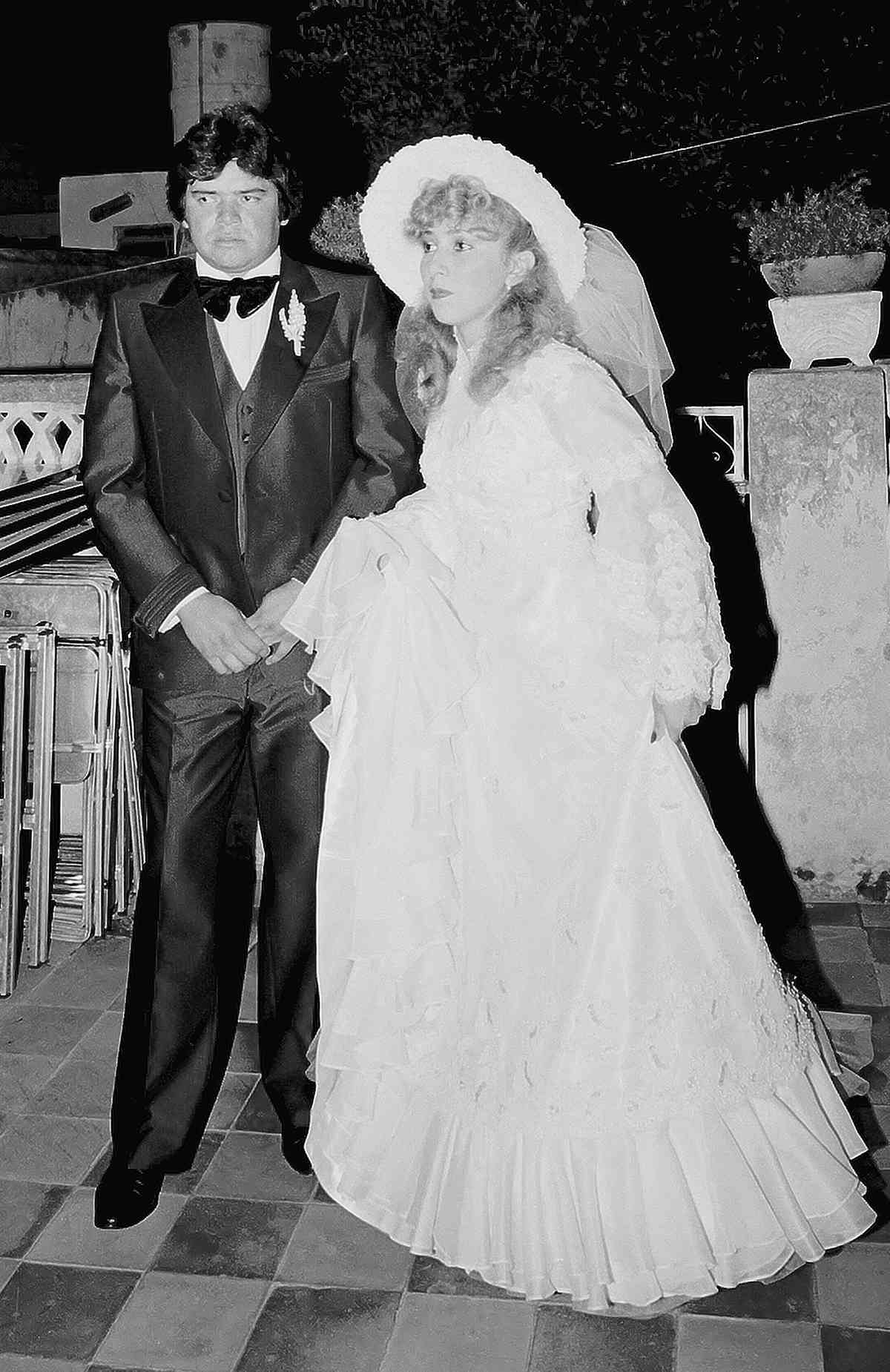 Fernando Valenzuela of the Los Angeles Dodgers pictured during his wedding ceremony to school teacher Linda Margarita Burgos Metri at the Immaculate Mary Church, Merida, Mexico.