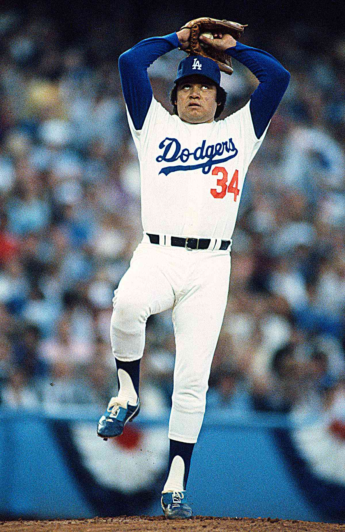 Fernando Valenzuela of the Los Angeles Dodgers pitches during an Major League Baseball game circa 1980 at Dodger Stadium in Los Angeles, California.