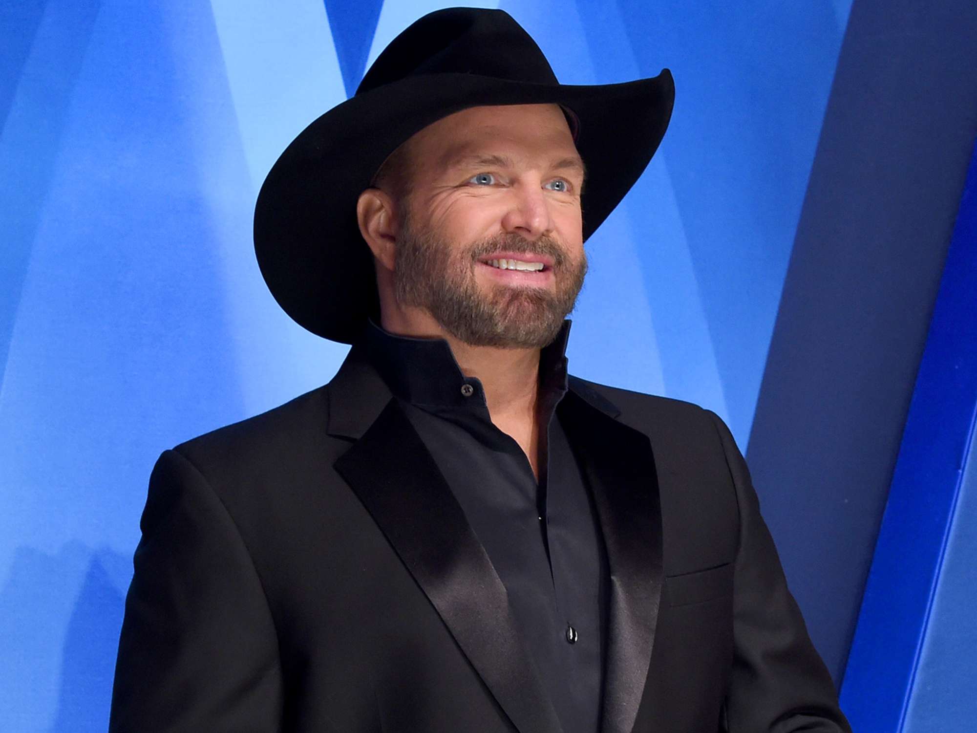 Garth Brooks attends the 51st annual CMA Awards on November 8, 2017 in Nashville, Tennessee.