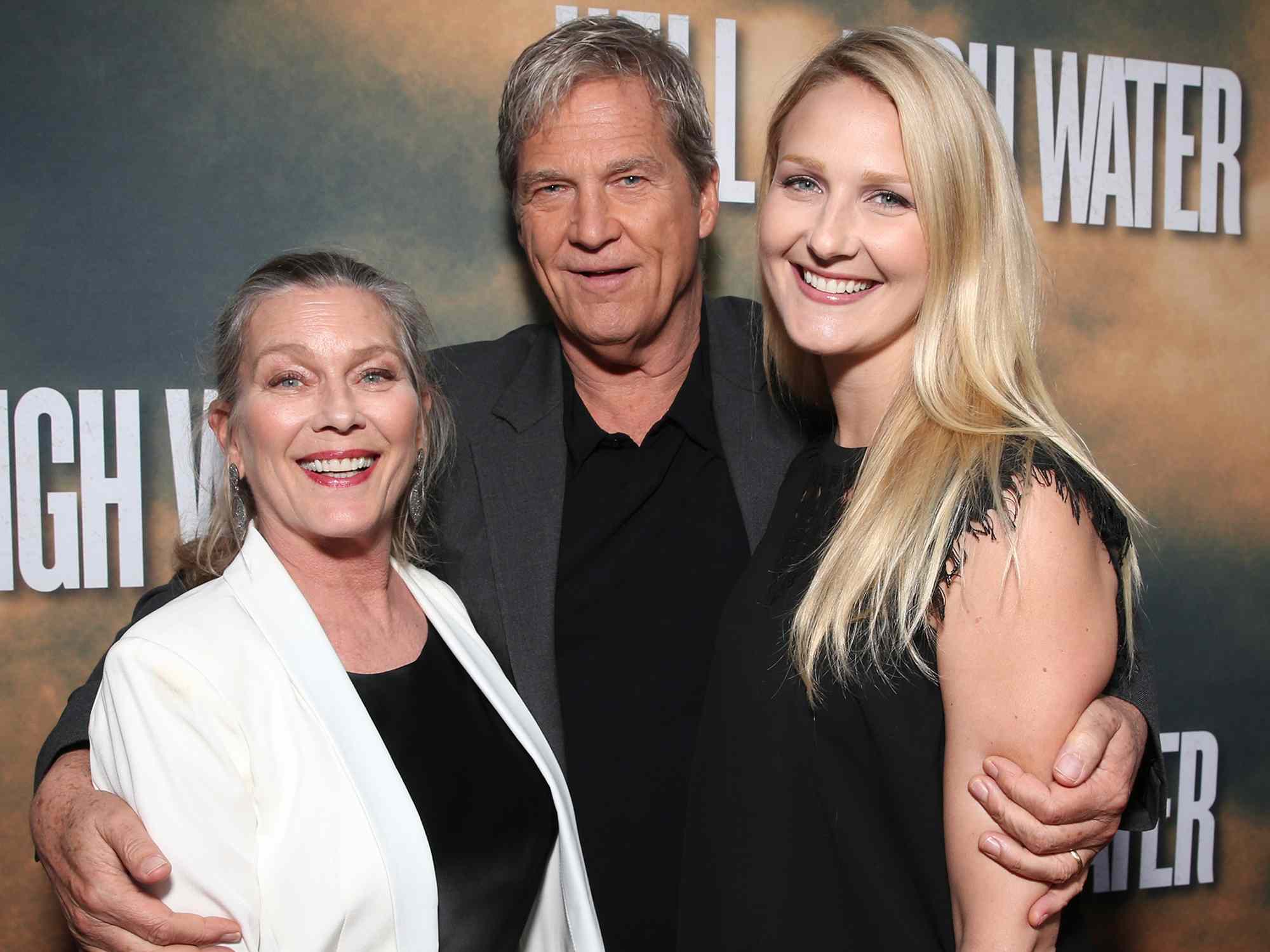 Jeff Bridges, Susan Gaston and Isabelle Bridges at a Screening Of CBS Films' "Hell Or High Water" on August 10, 2016 in Hollywood, California. 