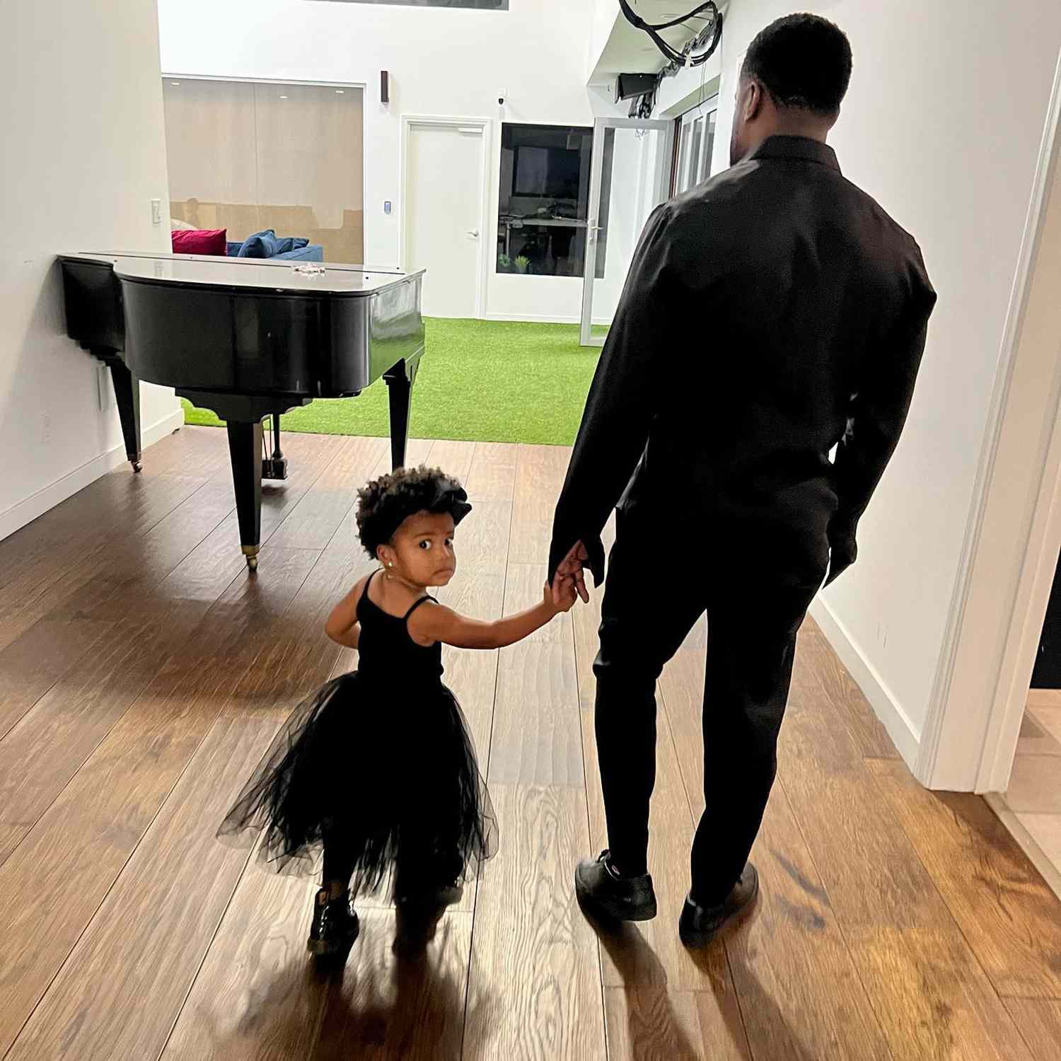 Kevin Hart with daughter