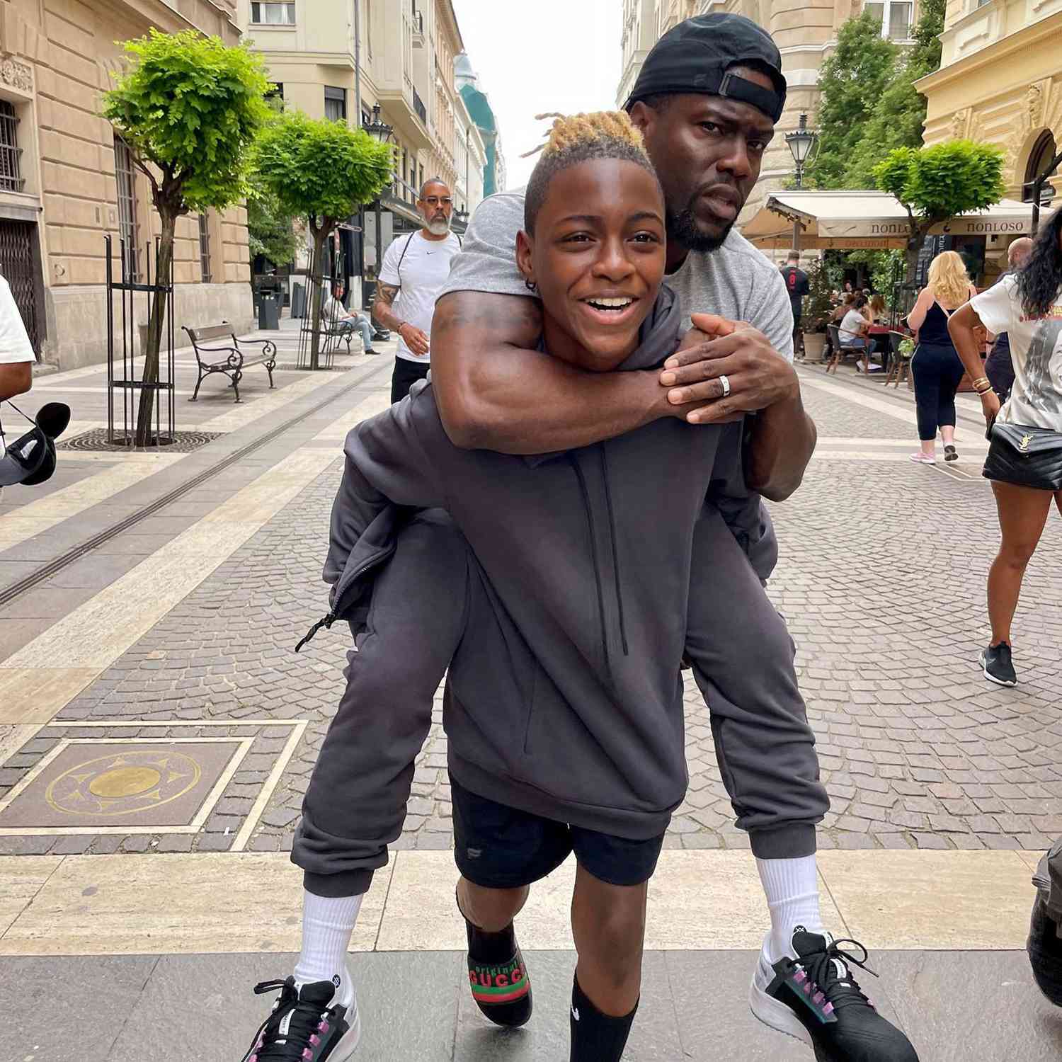 Kevin Hart with son