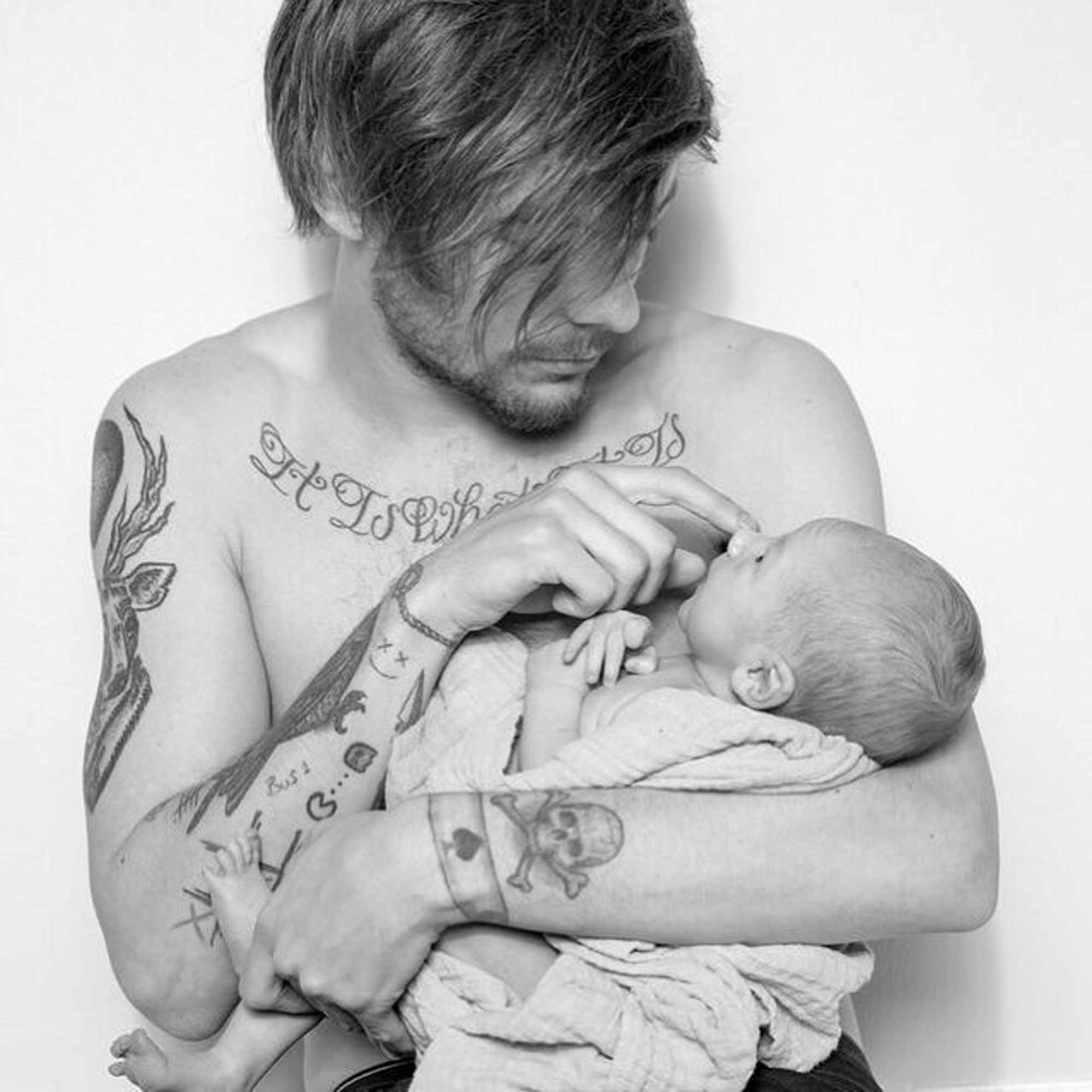 Louis Tomlinson and his son Freddie.