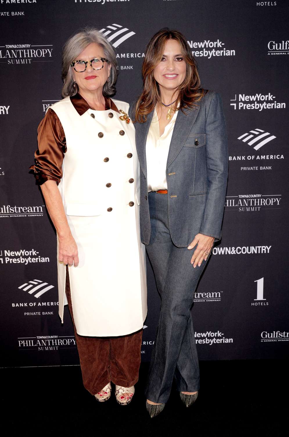  Cynthia McFadden and Mariska Hargitay attend Town & Country's Philanthropy Summit at Hearst Tower on October 29, 2024 in New York City.