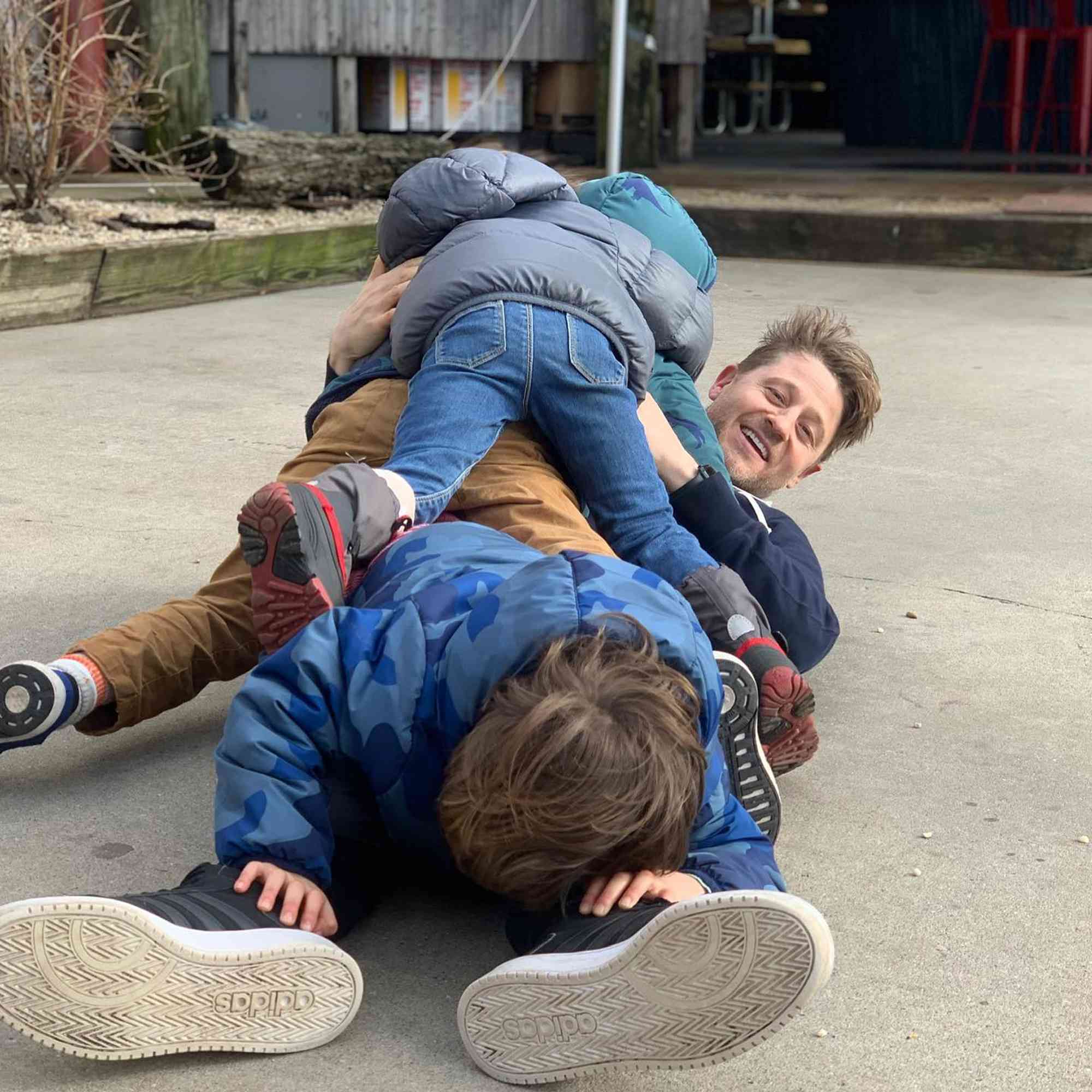 Ben McKenzie with his kids Julius, Frances, and Arthur. 