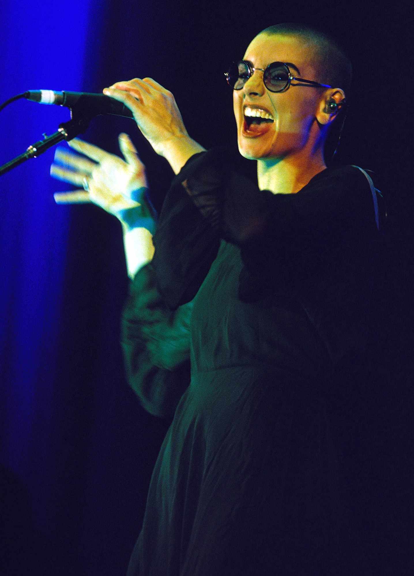 Sinead O'Connor in concert in Paris on October 30, 1990.