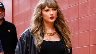 Taylor Swift Arrives to Chiefs-Buccaneers Game with Mom Andrea After Travis Kelce Supports Her at Eras Tour Show