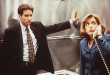 1996 GILLIAN ANDERSON AND DAVID DUCHOVNY OF THE HIT SERIES THE