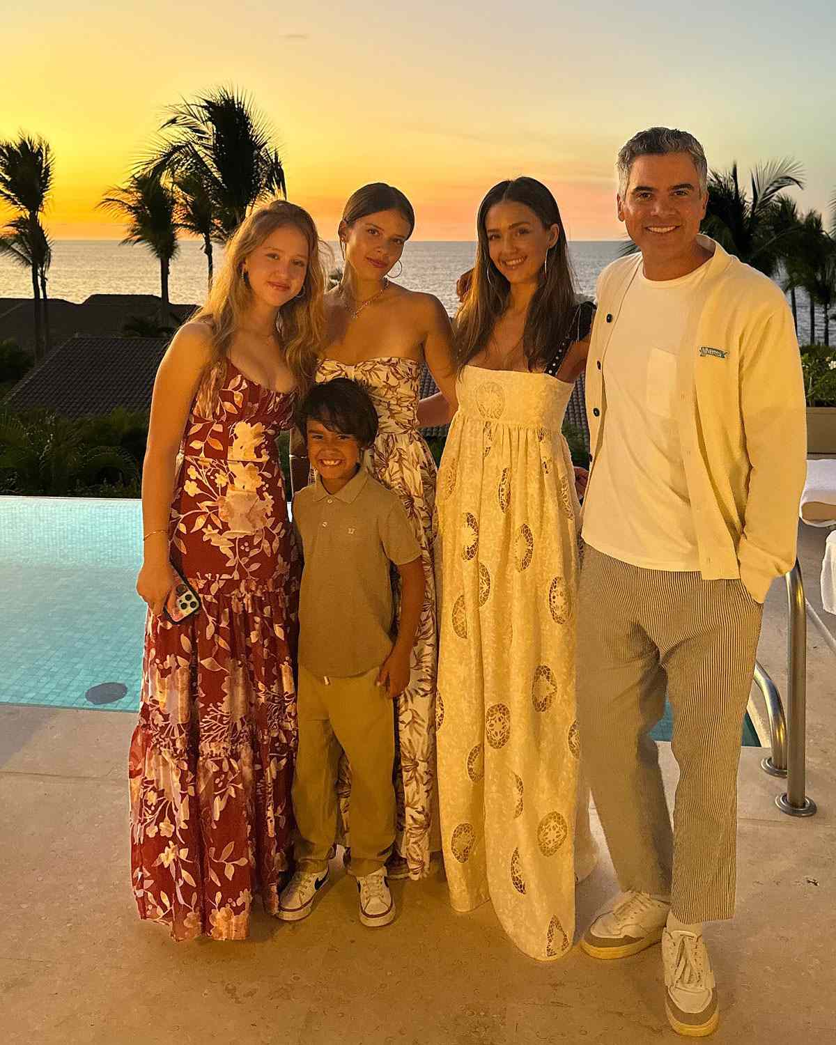 Jessica Alba Celebrates Thanksgiving With Her Kids